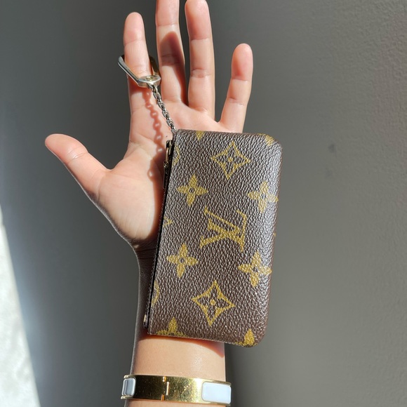 Authentic LOUIS VUITTON
Monogram Key Pouch pre-owned - Picture 5 of 16